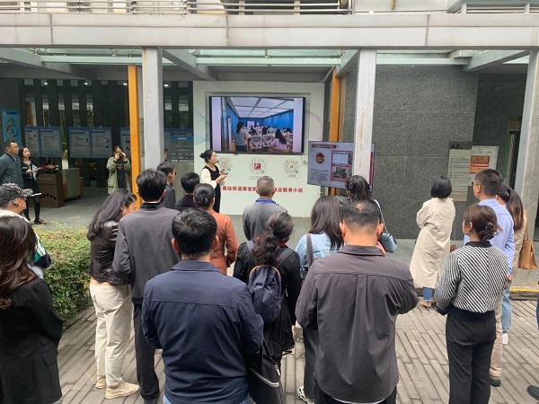 再獲點贊! 成都市委辦公廳、市政府辦公廳和市人社局相關領導一行參訪由瑞方人力打造的全市首個就業小站 第2張